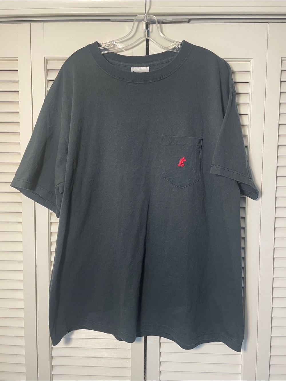 Vintage Walt Disney World Men's Black T-Shirt w/ Red Embroidered Mickey Sz XL